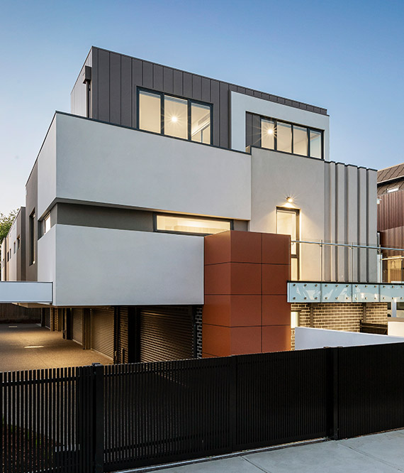 modern-house-facade-C8VH66F